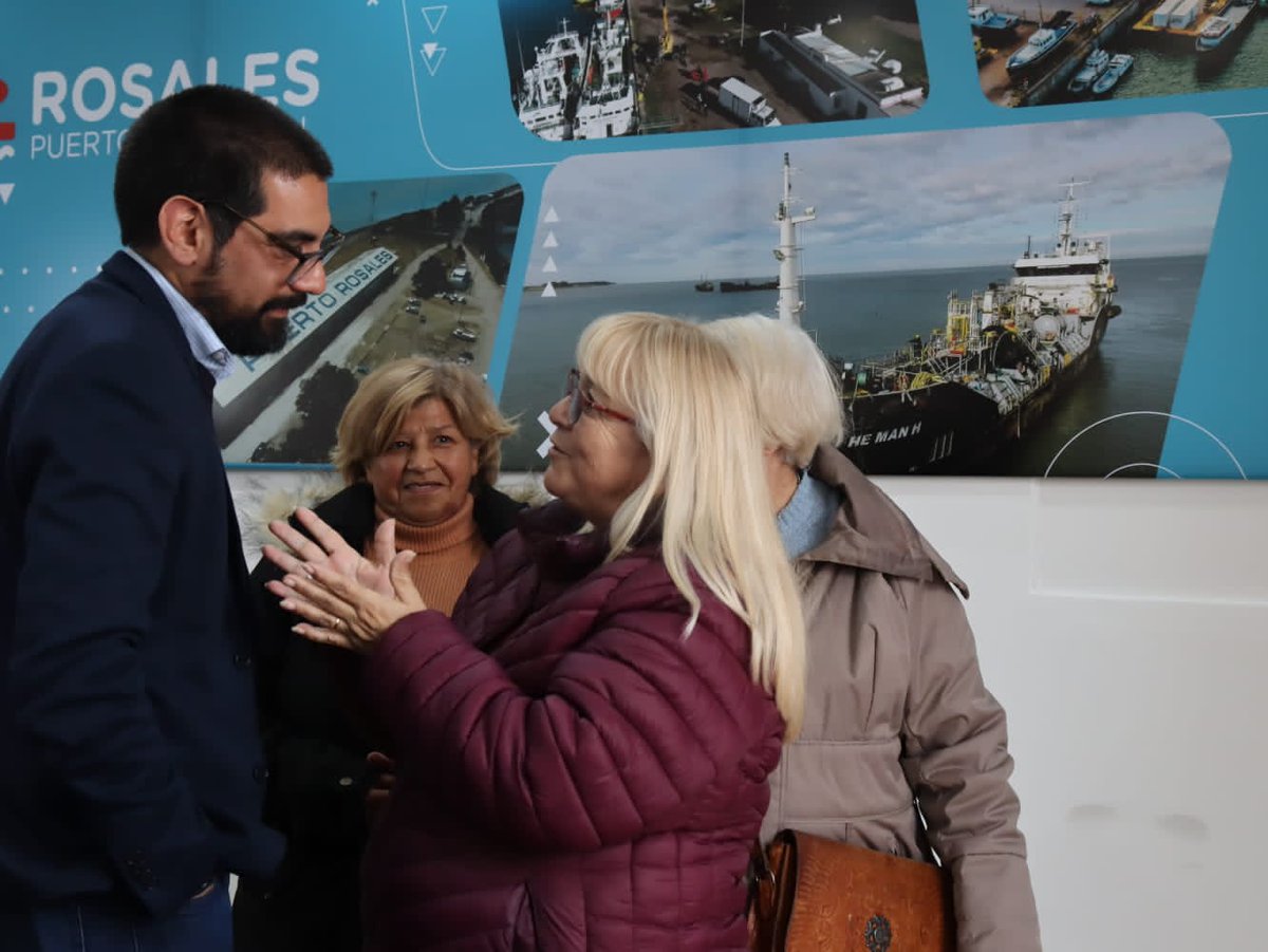 hernandojmh's tweet photo. Nuestros afiliados siguen conociendo el avance portuario que lleva adelante Rodrigo Aristimuño y su equipo dentro de nuestra zona portuaria. Nos llena de felicidad saber que disfrutan de estos paseos y del intercambio que se genera en cada uno de ellos 😃 https://t.co/fQdeXACLwY