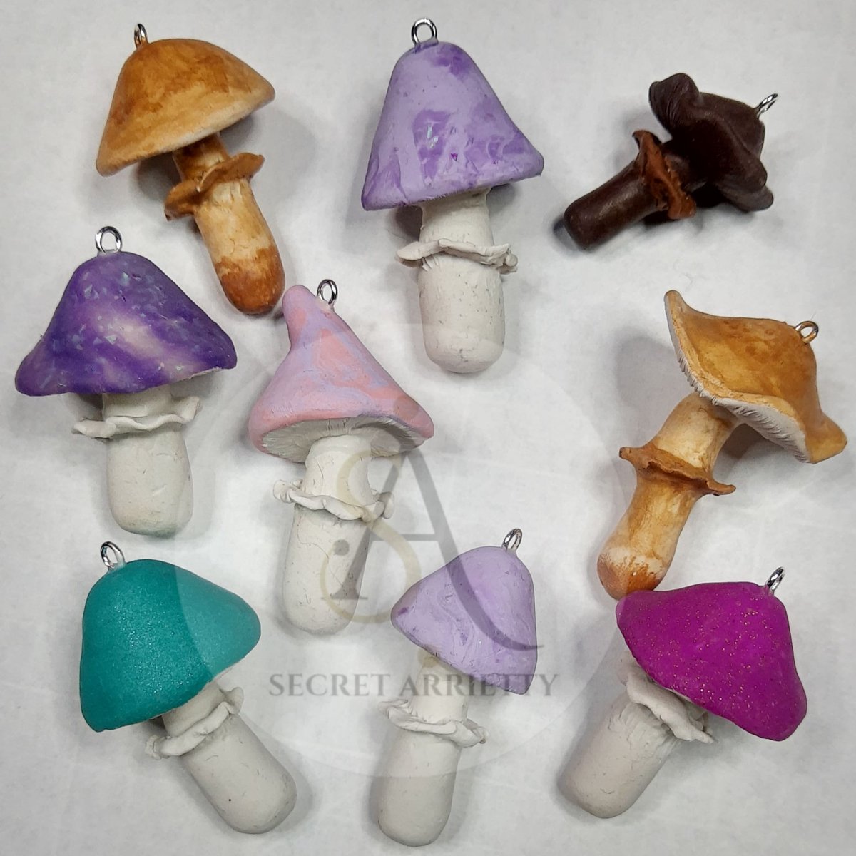 Secret_Arrietty's tweet photo. Mushroom Pendants we are painting after we sculpted last week. Find gem in the shop at the end of this month after glazing! Live Daily 10am est on https://t.co/y0czTo3NbC

#twitch #twitchstreamer #Makers #art #mushroom #creative #craft #pendant #jewlery #necklace #cozy #cottage https://t.co/jsRuvYOkBK