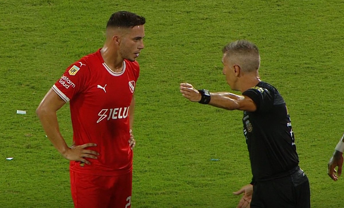 CON LA DESIGNACION DE MASTRANGELO RACING VA A SER PERJUDICADO EL SABADO

Ernesto mastrangelo (mano derecha de Macri- Pro - Tevez) es tío directo de Hernan.

RT por favor / Sigo abajo