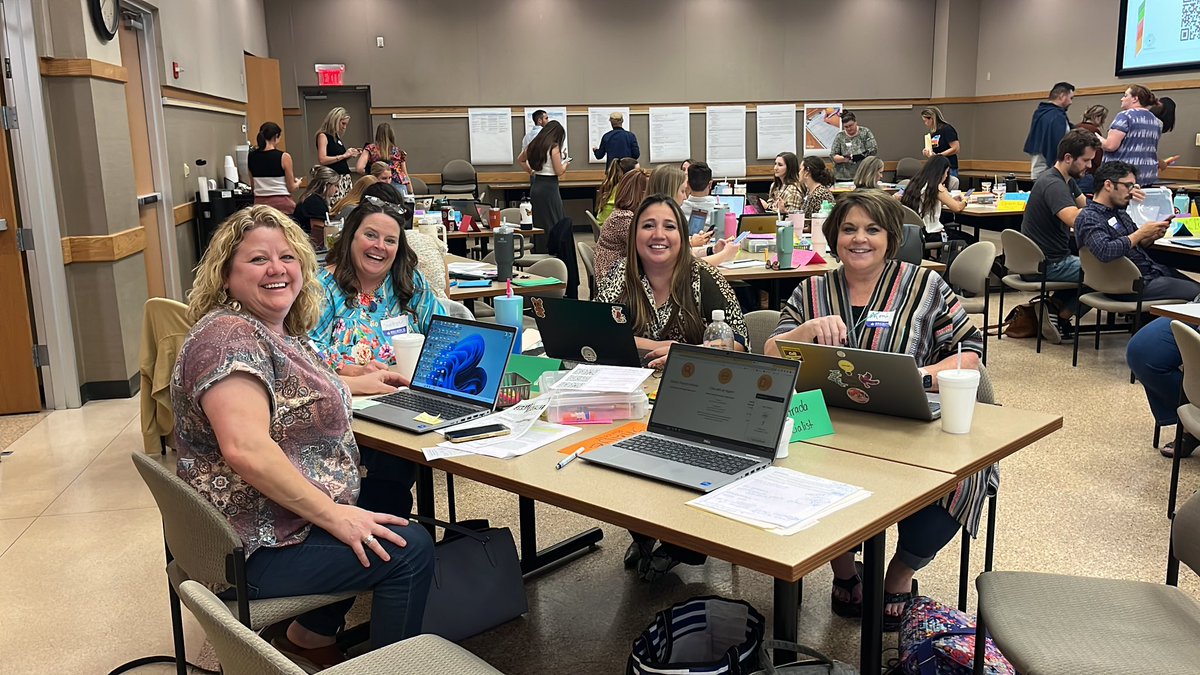 PurcellShellye's tweet photo. MFISD preparing to ignite small groups! 🔥💜💛#RLAatR13 @region13 https://t.co/MpukMnQwZD