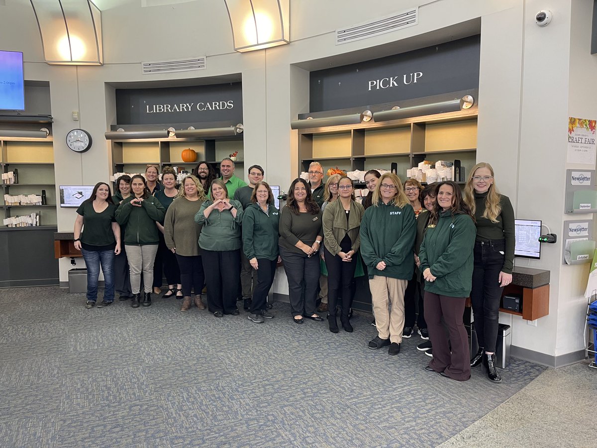 sachemlibrary's tweet photo. #DalerStrong💚

#sachemlibrary #holbrookny #farmingdalehighschool #libraries https://t.co/VoCq8dsPru
