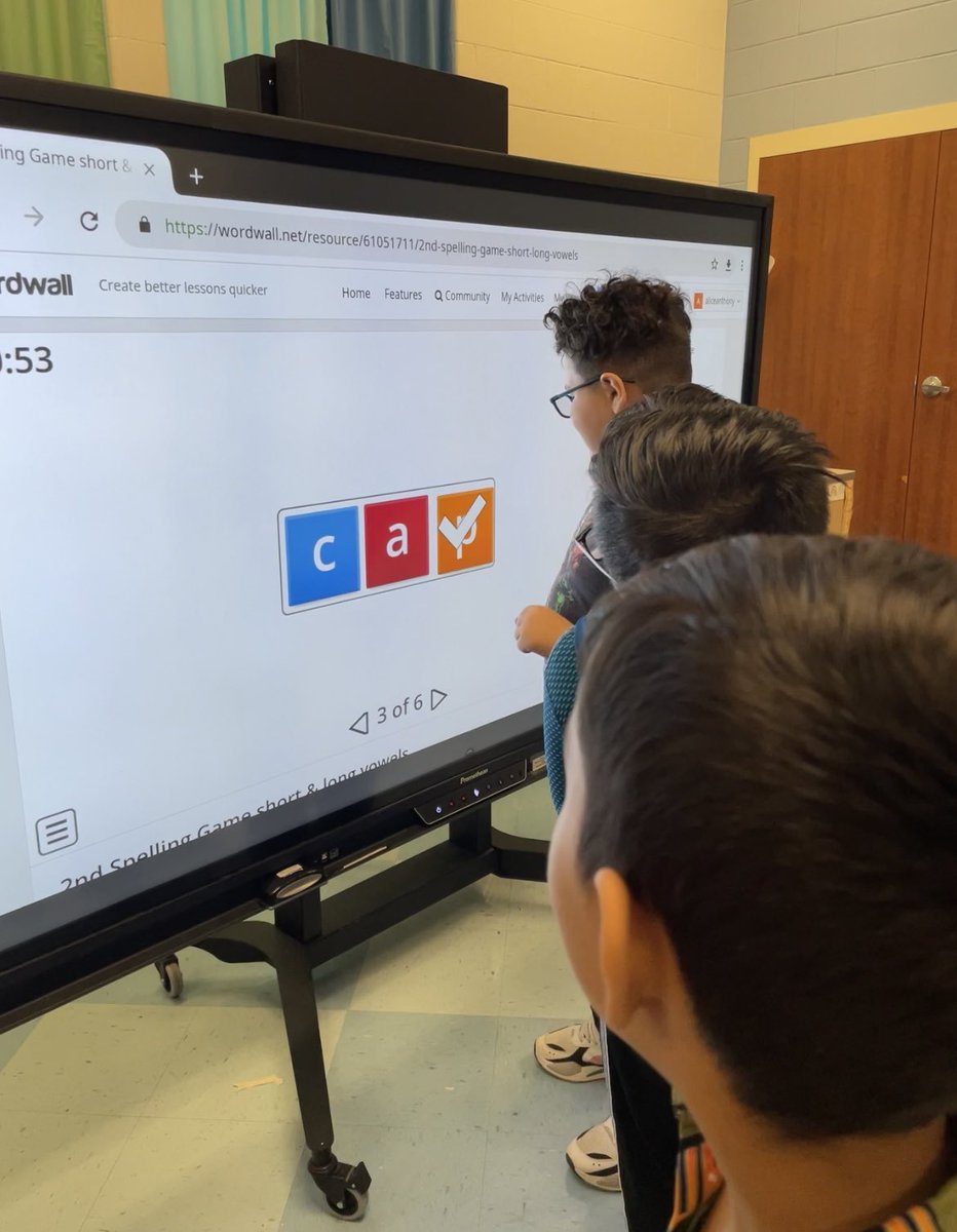 MrsAnthonySpEd's tweet image. Our 2nd grade @FieldsFalcons make me proud!! Today they utilized @PearDeck Flashcard Factory to practice their vocabulary! They loved it and drew the best pictures. 😍 They finished off their lesson unscrambling spelling words on @getwordwall 👏🏻 #learningwithtech #fieldsinspires