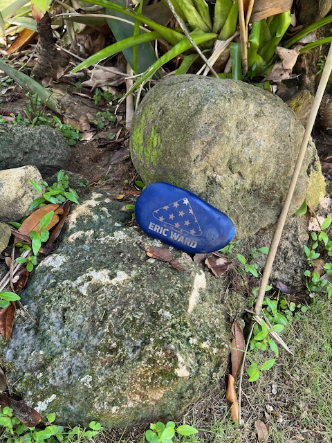 4WARDproject's tweet image. Rock # 23-229 for Eric was left in Jamaica by Candi &amp;amp; Jason Haynes. 💚➡️ If you'd like to place a rock somewhere in the world to help our efforts to stop military/veteran suicide, go to 4wardproject.com/store.html 🇺🇸 #end22aday #4EricWard #4WARDproject #4WARDrocks #honorthefallen