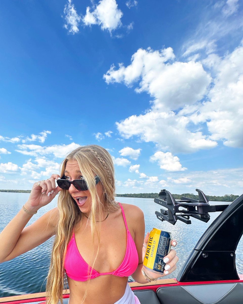 JuliaColeMusic's tweet image. Soaking up the last rays of summer with boat days and @athleticbrewing NA beer #coleteam #fitforalltimes

#Ad #AthleticBrewing Athletic Brewing Co. Milford, CT and San Diego, CA. Near Beer