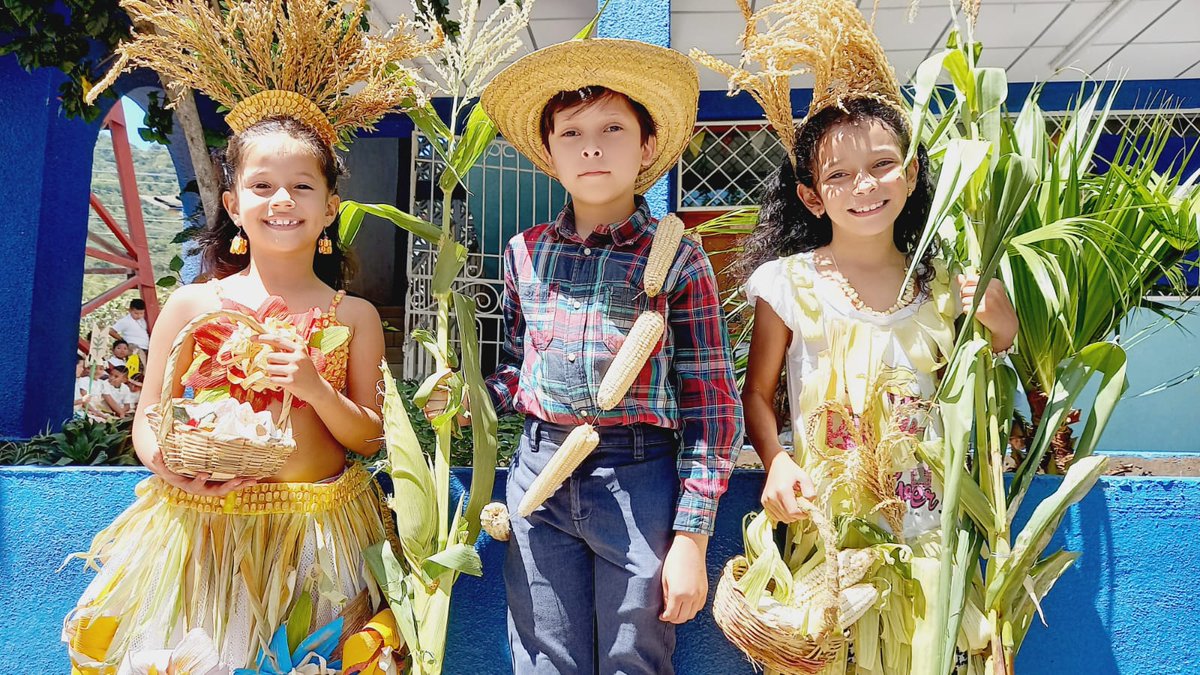 Comunidad Educativa del país, celebra con orgullo Día Nacional del Maíz 🌽

¡Somos hijos del Maíz!🌽 🇳🇮

#Nicaragua