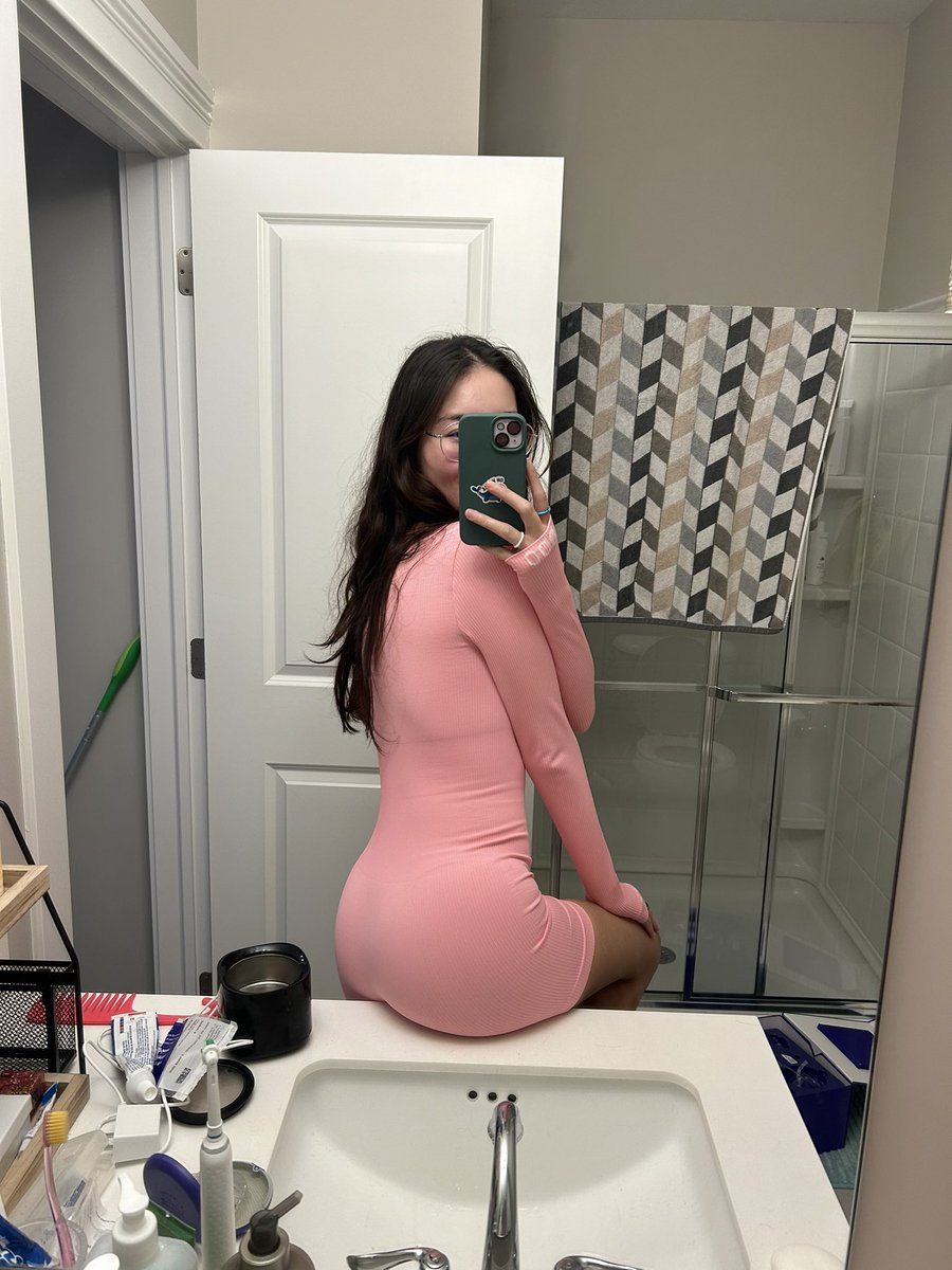Goddessvinsin's tweet photo. Happy Tuesday losers 🩷 took a short break to focus on my new job and celebrated with a shopping spree for more long sleeve rompers :) wishtender is updated, go check it out! 

paypig cashcow findom femdom walletdrain https://t.co/Yn6kdJdbFz