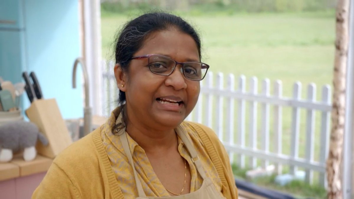 An hour ago we didn't know Saku and now my timeline would go to war for her. The true beauty of Bake Off #GBBO