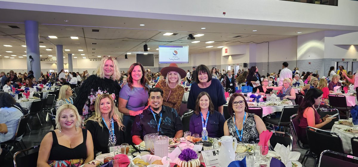 LiziKernNews's tweet image. The Cumulus Radio crew.
W/ Brooke Shields at Women's Conference!  @937KissCountry  @KMJNOW  @Mega979 @Y101Fresno #WOCO  @CCWCFresno @Joe_Castelan @ERICAPIERCE937 @CumulusMedia @CGProgram @mikeytrafficguy @DonYorkAgRadio #GabeNavarro
@jodyjokiss