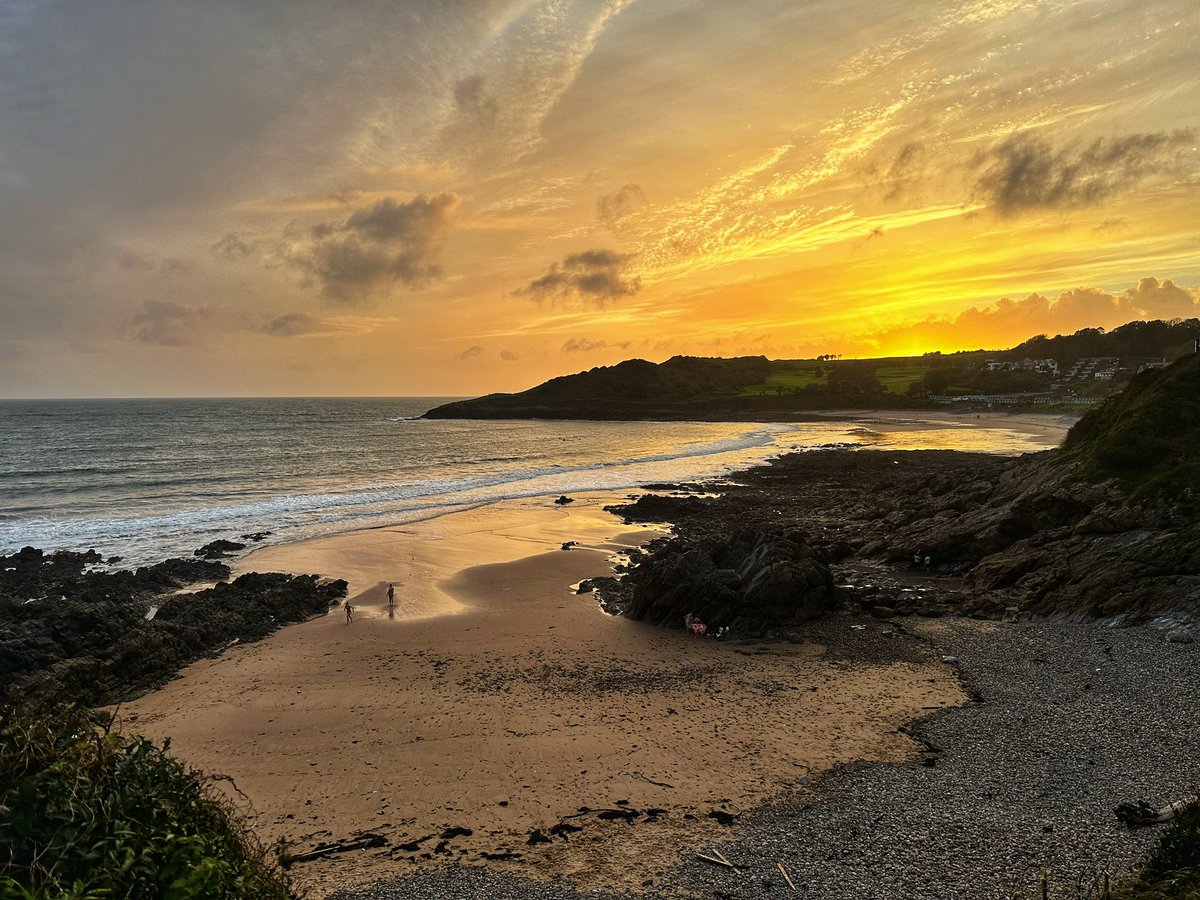 Beautiful Langland Bay at sunset.
#September2023 #beautifulwales #optoutside