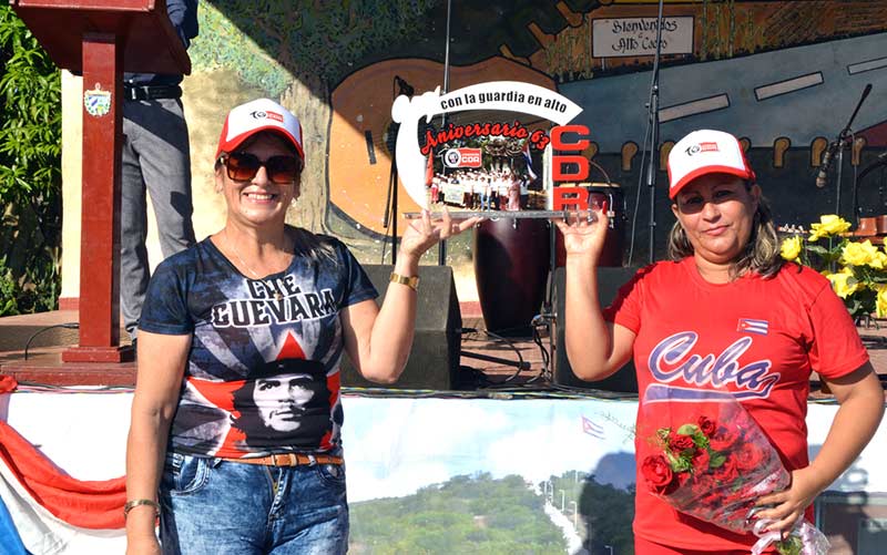 🎉Los CDR están de fiesta!🎊 Celebran su 63 aniversario con el inicio de su #XCongresoCDR.
🎂Prepárate para un evento lleno de análisis, donde se abordarán las problemáticas y desafíos de la organización.🤔
💥¡Únete y sé parte de esta celebración histórica!🌟#TodosSomosCederistas