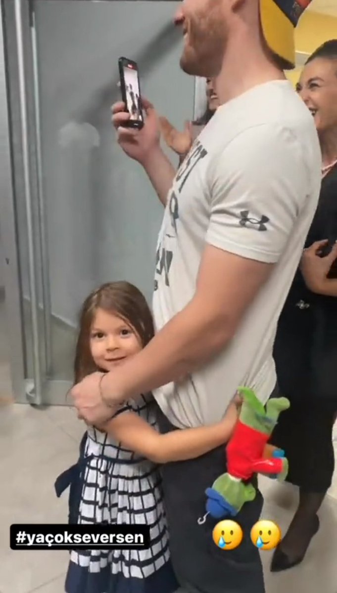 Alaudae ✨️KB✨️ fan account (@aealaud) on Twitter photo He, always him and the children 🥹
<a href="/KeremBursin/">Kerem Bürsin (Mavi Tik ;)</a> • #KeremBürsin
#YaÇokSeversen He, always him and the children 🥹
<a href="/KeremBursin/">Kerem Bürsin (Mavi Tik ;)</a> • #KeremBürsin
#YaÇokSeversen