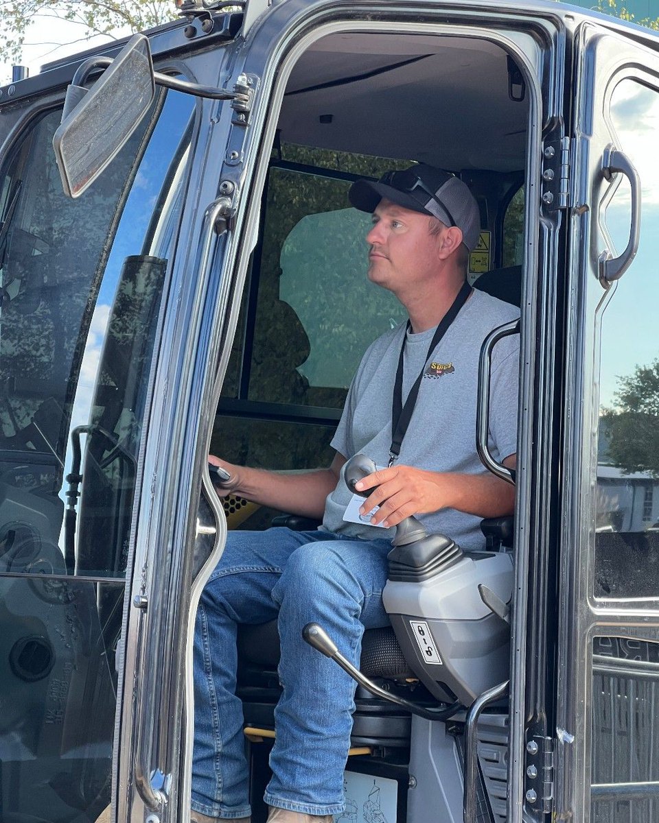 AMIAttachments's tweet image. Some great things going on today down at Booth K107! 
The pole grabber is creating quite the buzz and we've got @DirtPerfect, @Letsdig18 and #MBTS here demonstrating their skills (they're mucking about) here at the AMI booth!

@TheUtilityExpo  #theutilityexpo2023