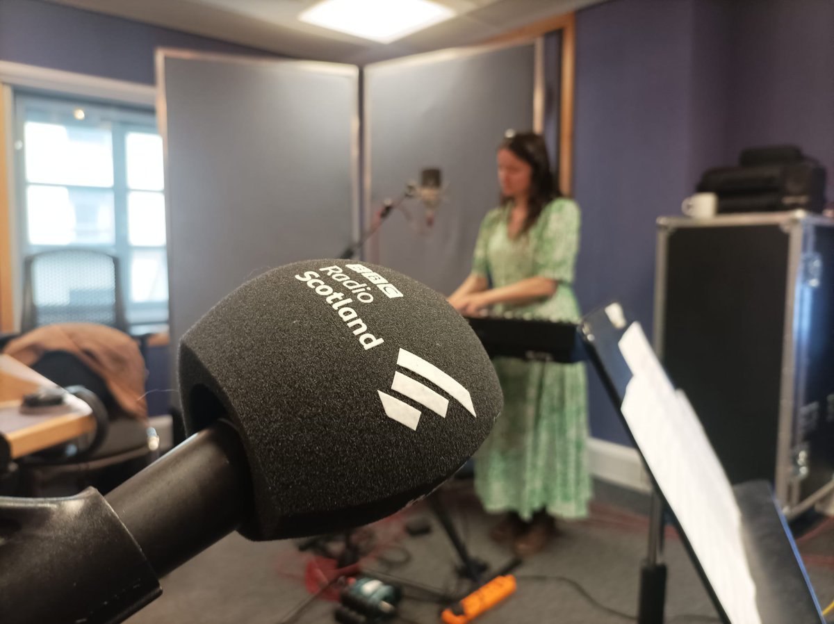 You can hear our live session on @BBCRadioScot
from the lovely Edinburgh studio: bbc.co.uk/sounds/play/m0… #bbcRadioScotland #snowsofyes #altfolk #indiefolk #scottishmusic