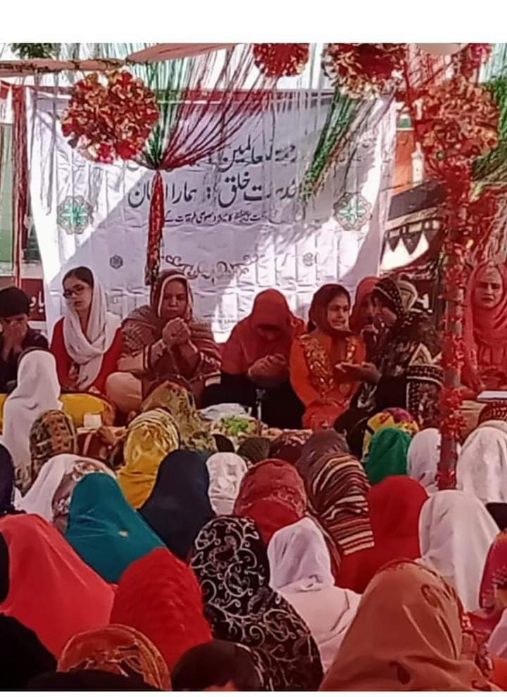 woice_official's tweet photo. A Milad ceremony was organized at the Woice hunar ghar Bari Imam. After the program, a special arrangement for food distribution was made. Orphans recievd clothes and widows were provided with cash. #woice #MuhammadTheMerciful #rabiulawal2023 #blessings #woiceproject https://t.co/IYkz9ZSdJe