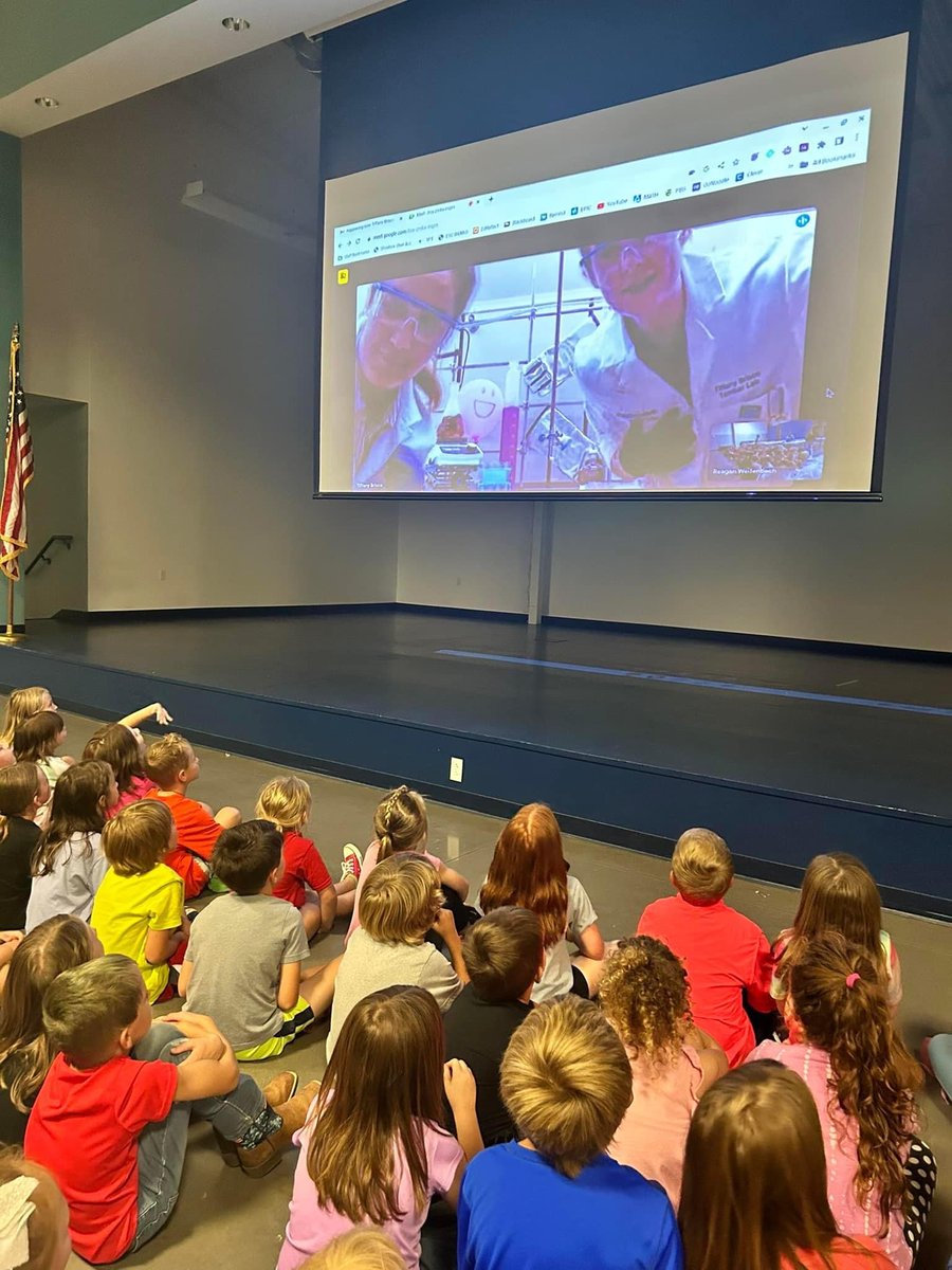 TambarLab's tweet photo. We’re so proud of grad student Tiffany Brisco @Tiffany05Brisco for organizing this awesome virtual science event for elementary school students in Arkansas! The future of science looks very bright! @BeyondCCHF @ACSorganic https://t.co/nJVGkWfUBF