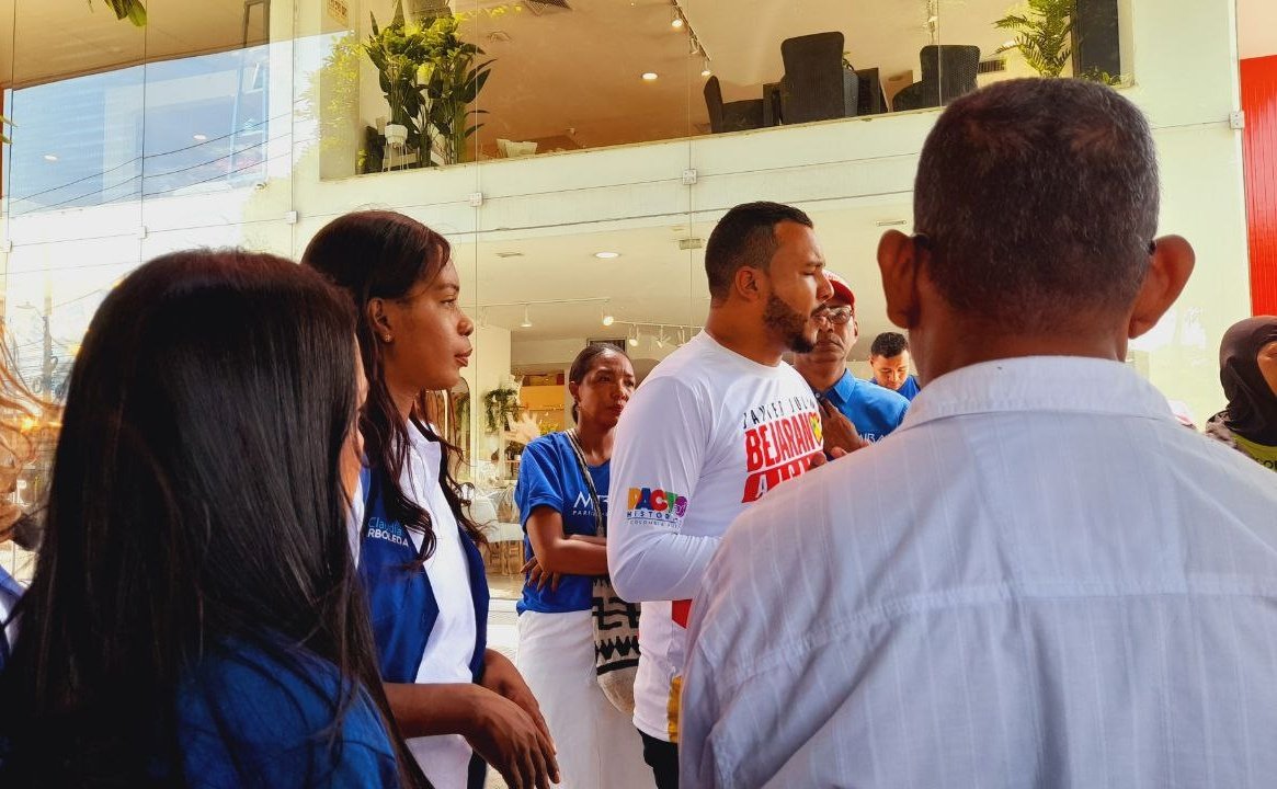 ClaudiaArboled's tweet photo. Te invitamos al Gran debate de ciudad en el que participará nuestro candidato a la Alcaldía @javierjuliob hoy a las 6:30 p.m míralo aquí 👉 https://t.co/xAXvPrX6yd
 ¡No te lo pierdas!
#MIRAJavierJulio #CartagenaDebate2023 @funcicar @LeidysRiveroM https://t.co/7pdHI19Rpz