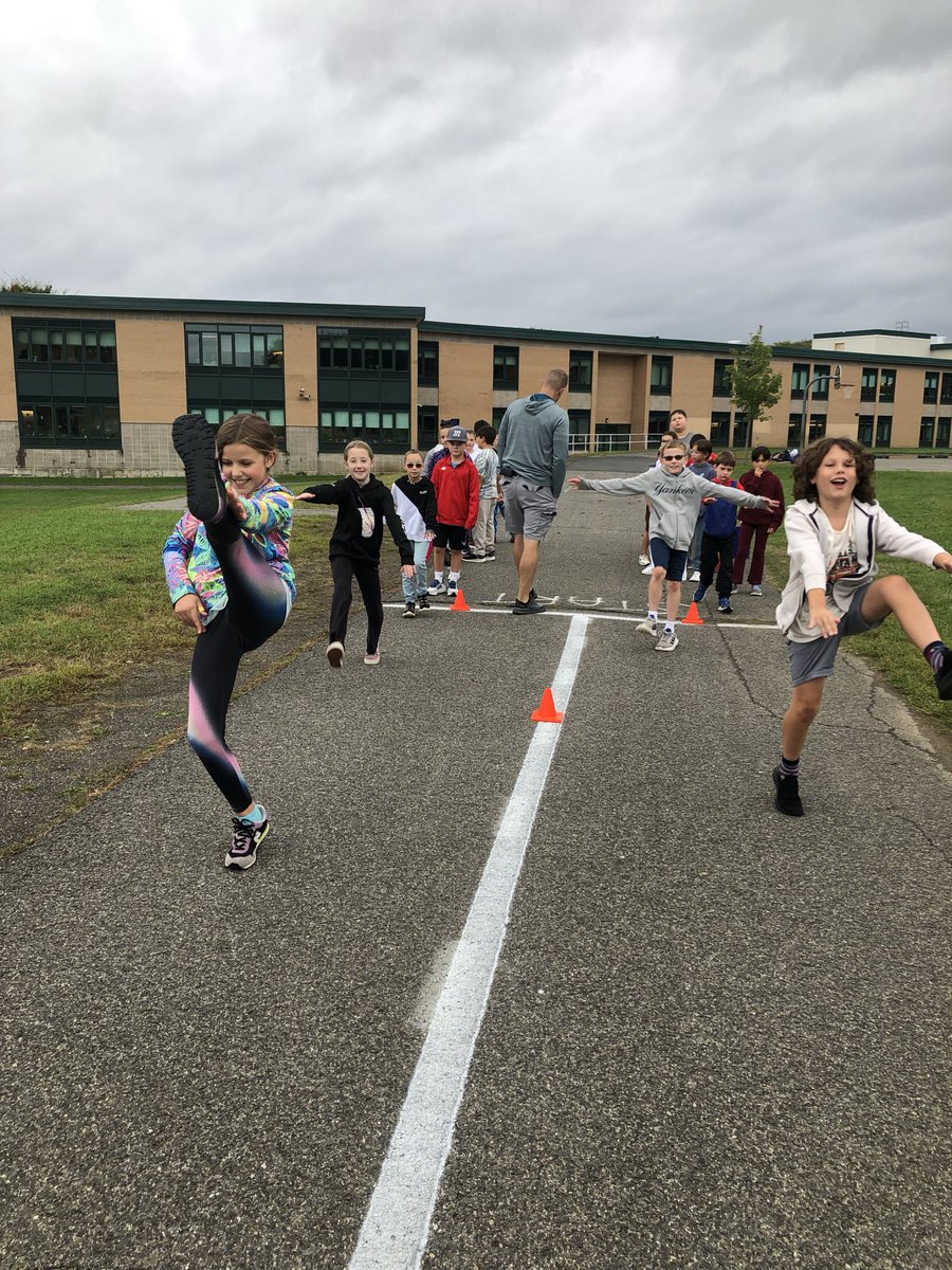 Great start to the day!! <a href="/SNIS_CT/">Sarah Noble School</a> 🏃🏽‍♀️💪🏼⭐️