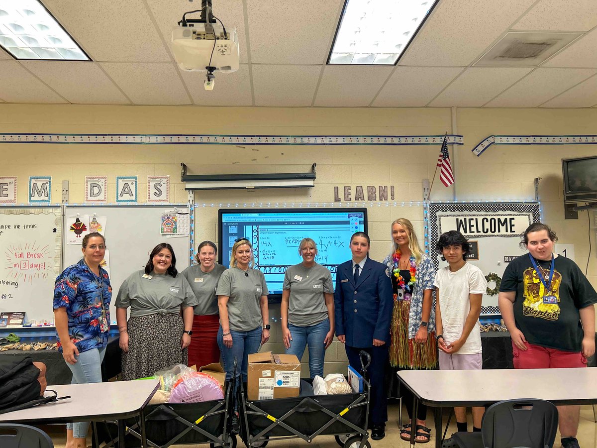 UTFCU's tweet photo. Spreading smiles one classroom at a time! πβ¨ The UTFCU Kindness Committee brought joy to Ms. Logue's classroom at Williamt Blount County High School!
#UTFCU #UTFederalCreditUnion #UTCUKindnessCommittee #SponsorAClassroom #KnoxvilleTN #BlountCountySchools #CommunityMatters https://t.co/zH9kFeiKAB