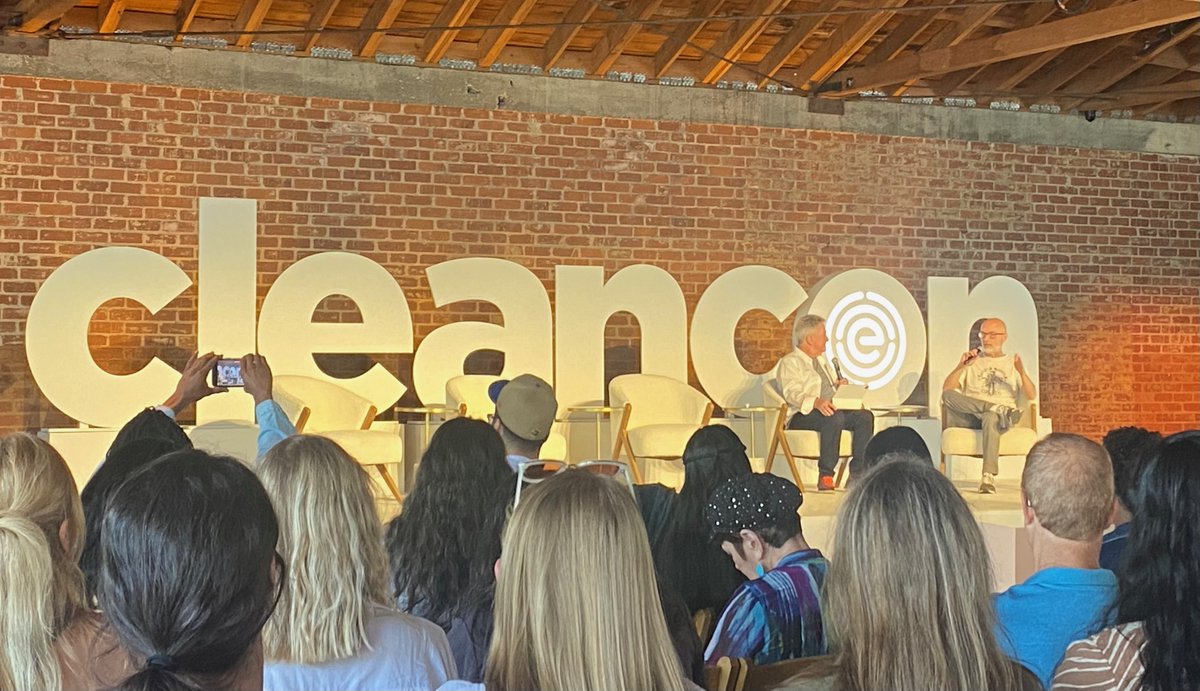 AleneDawson's tweet photo. Good to attend EWG's #cleancon. I've interviewed @ewg scientists, #moby @thelittleidiot & others. #Education helps inform good decisions. #environmentalworkinggroup lists and consumer guides include #dirtydozen #Clean15 #ShoppersGuide #SKINDEEPDATABASE #TAPWATERDATABASE #EWGVERIFIED https://t.co/0Xt50PLHzF #health #wellness #lifestyle #beauty #environment #products #legislation https://t.co/TDhR7kiSYJ