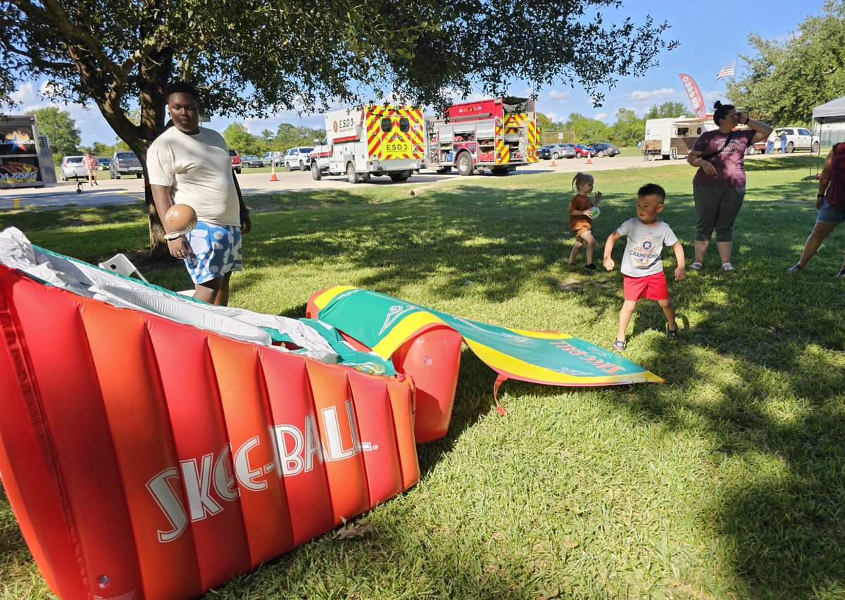 HokaHeyFB tweet media