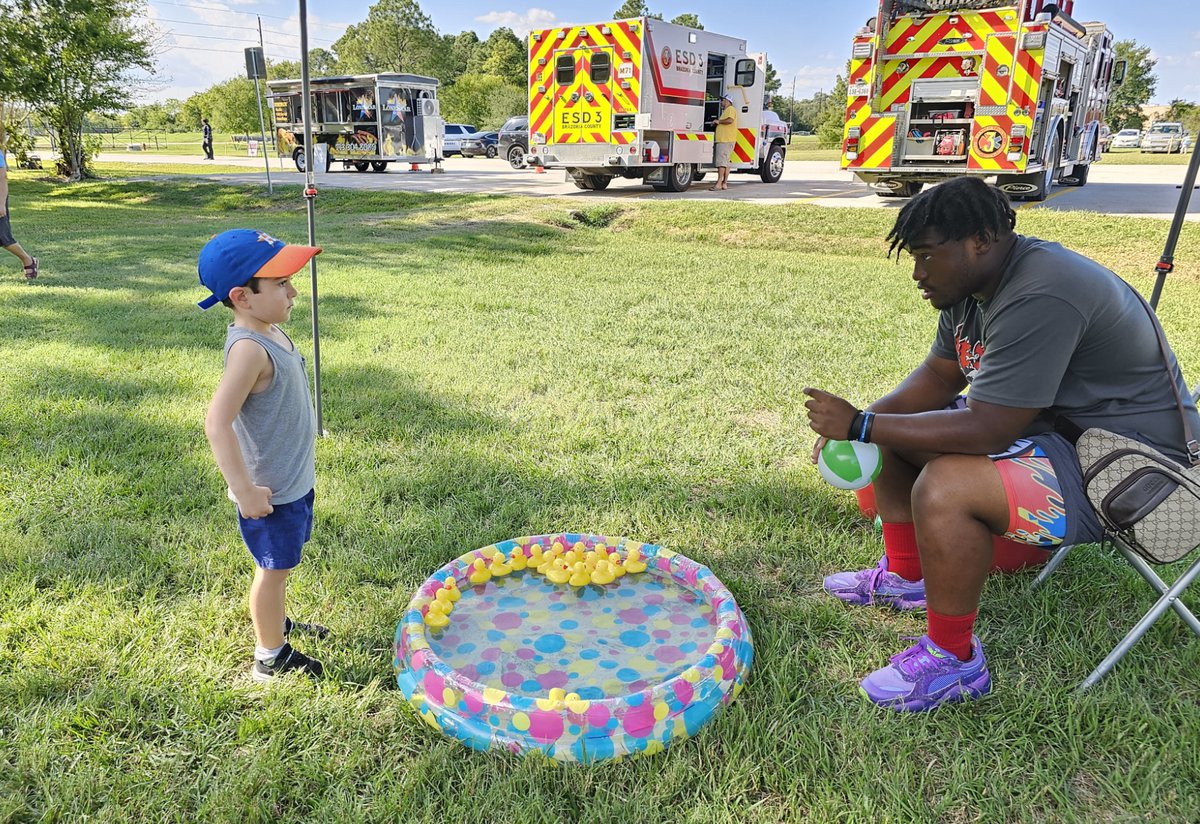 HokaHeyFB (@hokaheyfootball) on Twitter photo What an honor for our TEAM to help with Manvel's End of Summer Spectacular for our <a href="/CityofManvel/">City of Manvel</a> @Dan_DavisJr Thank you for the opportunity!
<a href="/CoachKirkMartin/">Kirk Martin</a> <a href="/HokaHeyBooster/">Manvel Ath Booster Club πππβΎοΈπ₯β½οΈβ³πββοΈποΈπβπ</a> <a href="/ManvelHS/">Manvel High School</a> <a href="/HokaHeyAP/">HokaHeyAthleticPerformamce</a> #BeDifferent What an honor for our TEAM to help with Manvel's End of Summer Spectacular for our <a href="/CityofManvel/">City of Manvel</a> @Dan_DavisJr Thank you for the opportunity!
<a href="/CoachKirkMartin/">Kirk Martin</a> <a href="/HokaHeyBooster/">Manvel Ath Booster Club πππβΎοΈπ₯β½οΈβ³πββοΈποΈπβπ</a> <a href="/ManvelHS/">Manvel High School</a> <a href="/HokaHeyAP/">HokaHeyAthleticPerformamce</a> #BeDifferent
