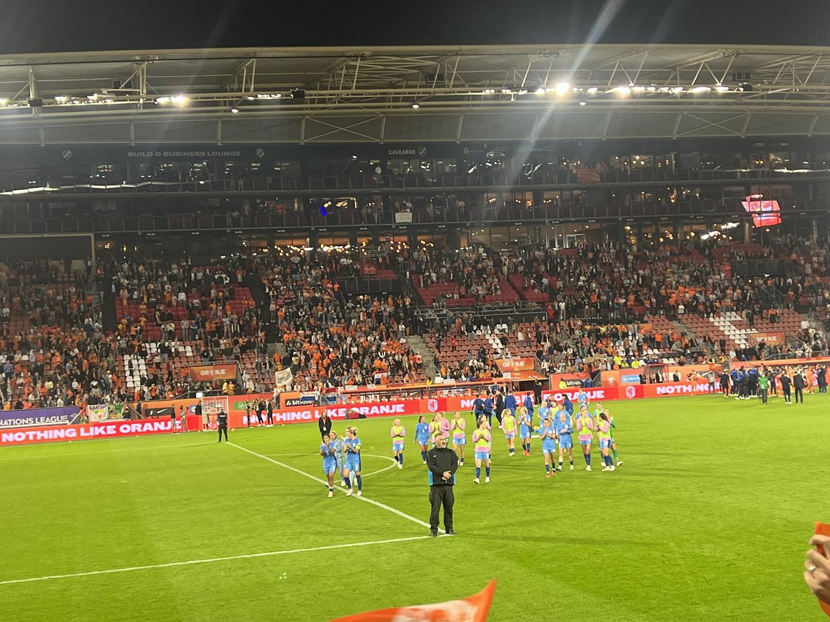 Disappointing evening at #Utrecht 

#NEDENG 

Didn’t like the stadium as well. 

#Emirates has spoilt me. 🤨