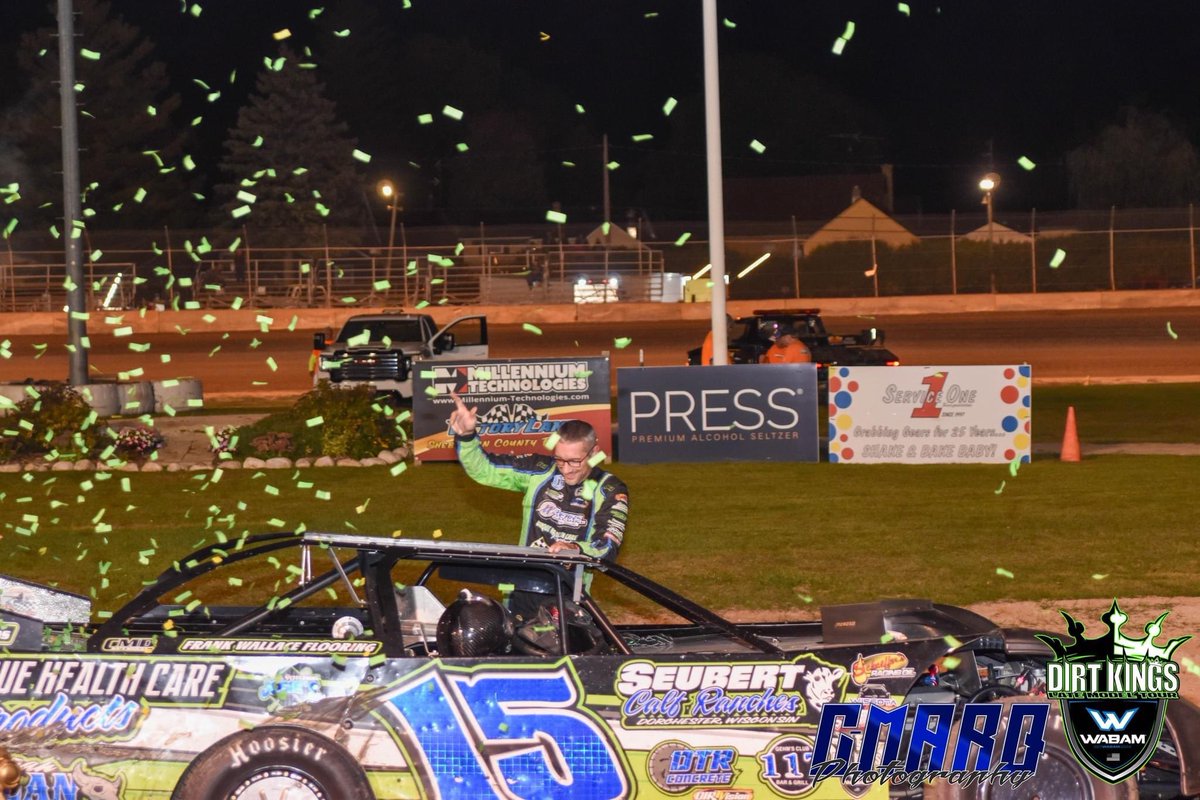 CompetitionWI's tweet image. Nick is crowned your @DirtKingsTour CHAMPION👑

Another day, another win for Nick Anvelink and his unstoppable Competition Specialists engine🏆 Congrats!

#champion #win #victory #king