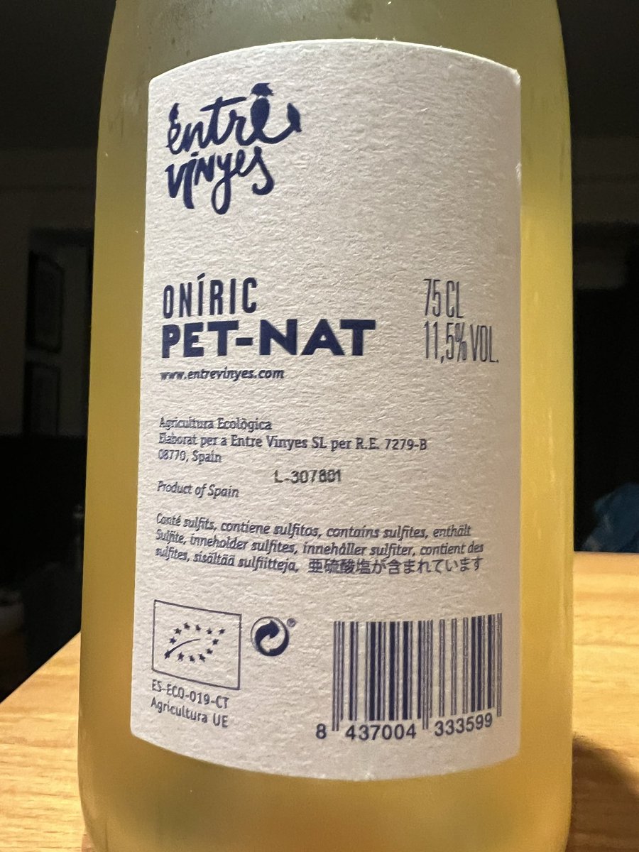 Entre Vinyes Oníric 2022 pét-nat out of Spain, 11.5%.  Xarello and Muscat grapes. Nice & light, little bit of cloudy funk but very tasty. Reminiscent of the Tuff Nutt from Delinquente. If not glou-glou it’s at least very glou.