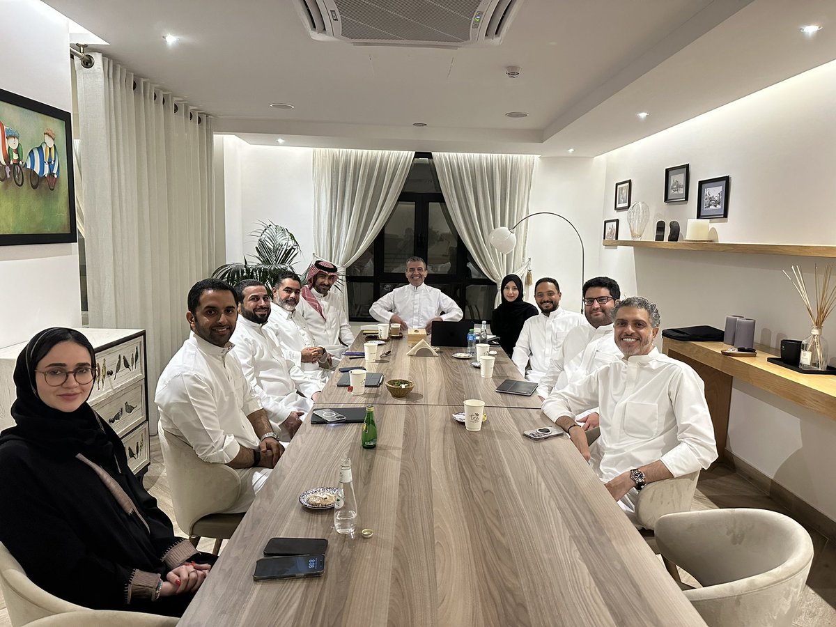 Working on every detail for our next Momentum learning event; Saudi East Board are looking forward to welcome all of its members very soon. Stay tuned for announcements in our chapter channels. 
#entrepreneursorganisation #eonation #eomepa #entrepreneurship #AI