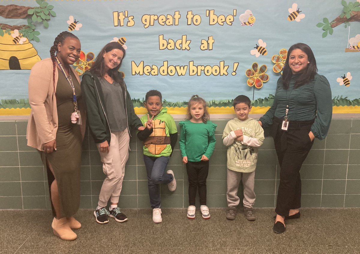 MeadowbrookSchoolEM tweet media