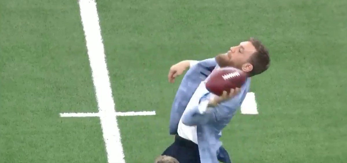 AllStarQB_com's tweet photo. Could you throw better than McGregor?

Get your All Star QB set and find out!
#ASQB #ThrowingDimes #AllStarQB #FootballGames #NFL #CollegeFootball #NFLfootball #NCAA https://t.co/Z38MAUhs0C