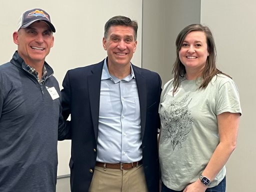 URLeaders tweet media