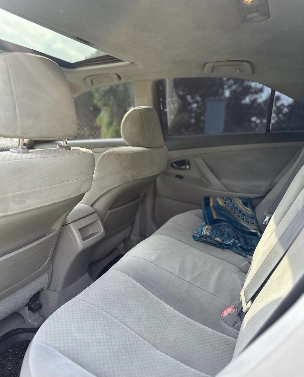 Automall_ng's tweet image. Slightly used Toyota Camry 2007 model Le
Price:4.3m
Duty: paid 
Location: Abuja 
#NairaMarley #CBNGOVERNOR #Theifnubu #MaliandNiger 
@__yellows @saamaccido_ @Mvnaaa___ @HMujeili @_hafsat_paki @HMujeili @miss_ayshatou @Asmau__Hassan @KawuGarba @Waspapping_ @Wanzaaam 
Retweet 🙏