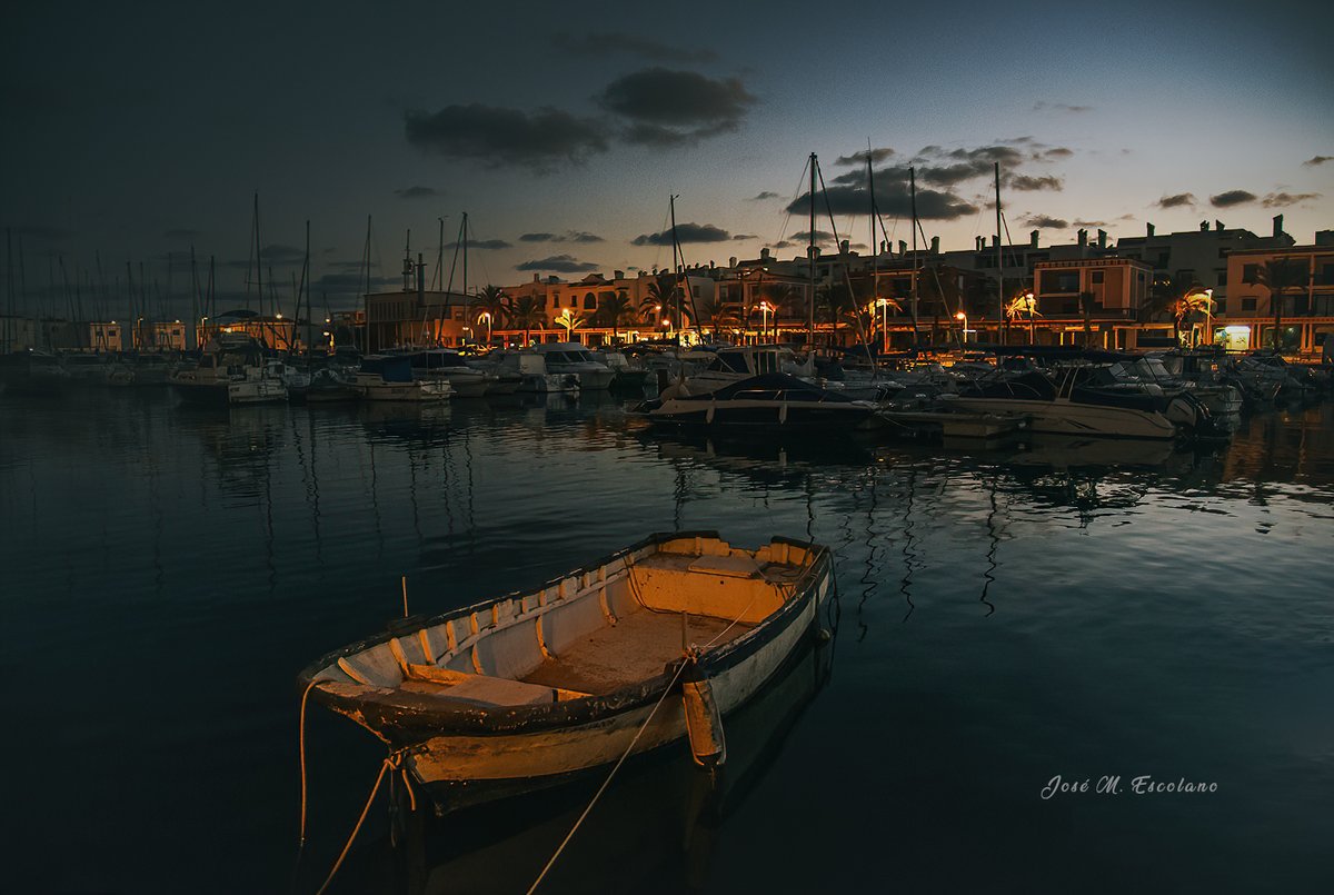 Puerto de Cabo de Palos, cuando el día se despide y va llegando la noche.

#fotografia #Cartagena #cabodepalos