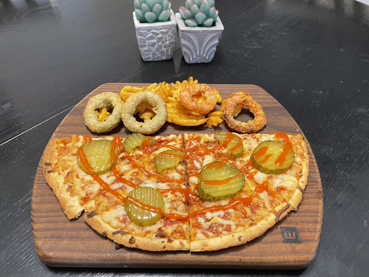 When you realize you haven’t eaten since Sunday night. The love for pickles in this house is huge. #picklepizza #hothoney #sriracha #jalapenos