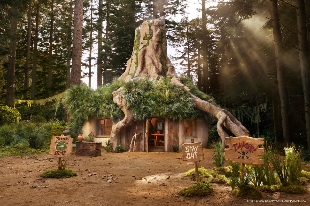 THERES AN AIRBNB IN SCOTLAND WHICH IS BASED OFF SHREK’S SWAMP OK WHO IS COMING TO STAY WITH ME