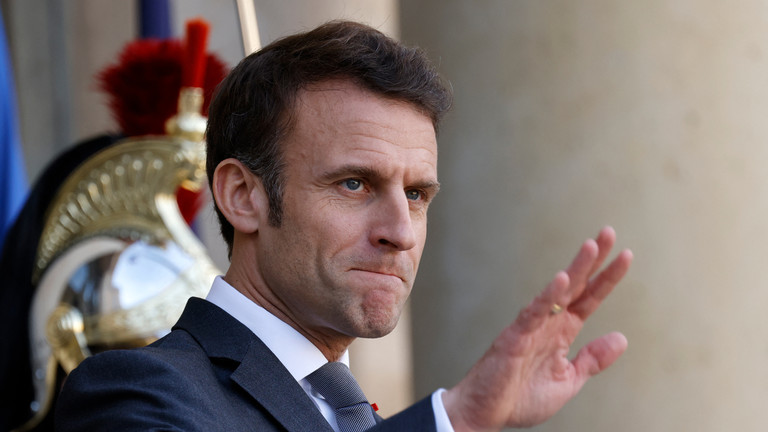 man_uelb's tweet photo. Macron is stuck between grief and acceptance on his Niger failure — RT World News https://t.co/zVOLSCSHYb https://t.co/4Tf3ZyCkdq