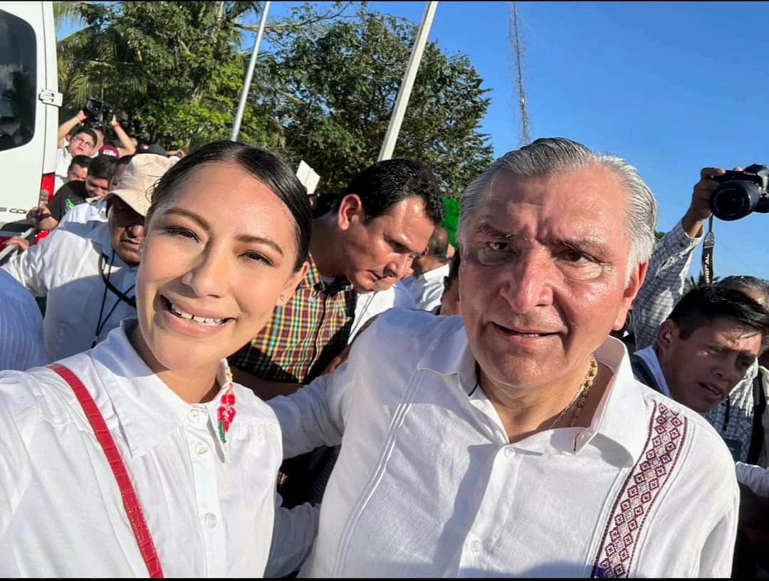Muchas felicidades a nuestro querido amigo <a href="/adan_augusto/">Adán Augusto López H</a> deseándole que disfrute este día al máximo con todos sus seres queridos.

Reiterándole mi total respeto y admiración. 

¡ Feliz Cumpleaños!