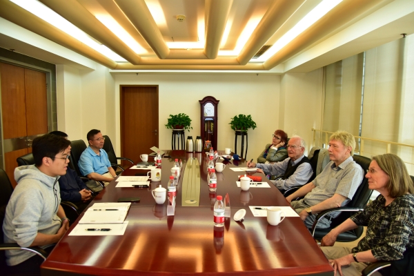 AMFChina's tweet photo. Bei dem PKU-Treffen in Peking am 15. Mai 2023 sind ausserdem #Leutner und #Schaedler zu sehen. Sind sie vielleicht die anderen zwei China-Wissenschaftler, von denen #Heberer und #SchmidtGlintzer in ihrem NZZ-Standpunkt sprachen? Wenn ja, waren sie auch in Xinjiang mit dabei? /5 https://t.co/akkj2aDlLV