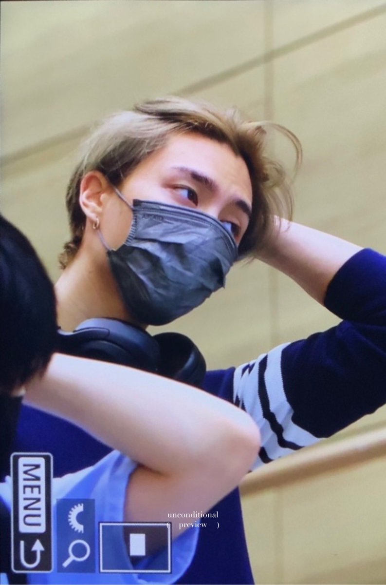 230925
ICN 🛬

수고 했서어 영호야아

#쟈니          #JOHNNY
#영호          #ジャニー
#NCT        #NCT127