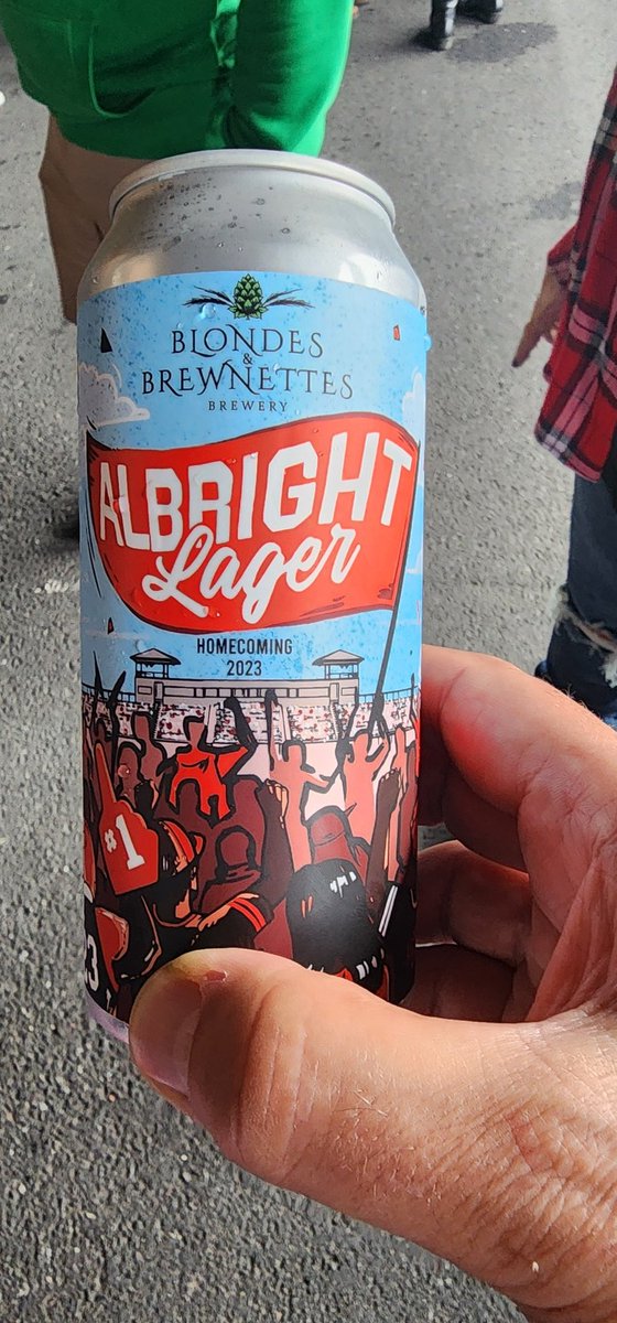 RScheese's tweet image. Pretty cool that  Knute Mellon would launch Albright Lager as part of his alma mater's 2023 Homecoming.  Kudos to Blondes &amp;amp; Brewnettes brewing for the creativity.  Pretty great lager too!!