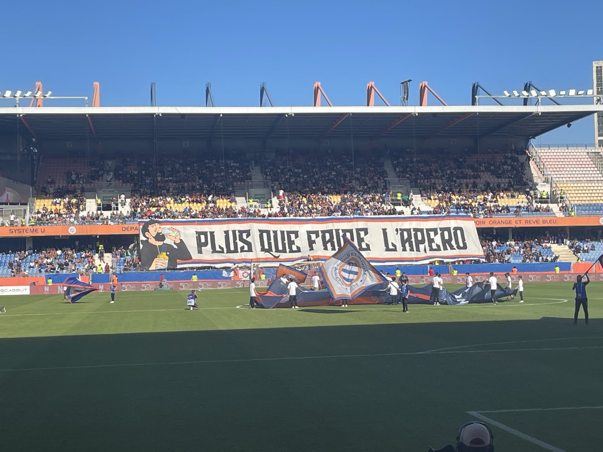 C’était incroyable le tifo du match #MHSCSRFC 😍🧡💙