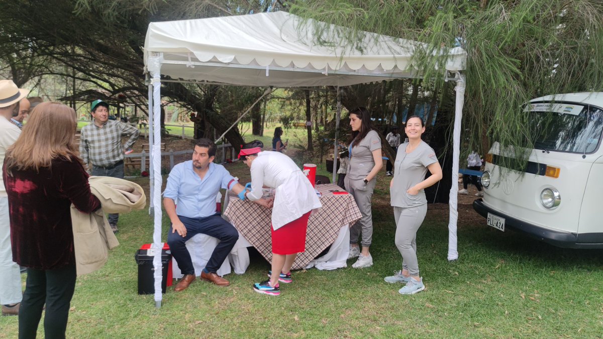 Oncolab's tweet photo. Hoy participamos de la iniciativa humanitaria THE DISTINGUISHED GENTLEMAN´S DRIVE 2023 un evento muy importante para sensibilización sobre el Cáncer de Próstata. #JuntosContraElCancerDeProstata 
#OncolabEsServicios https://t.co/7F5Ffu7FcD