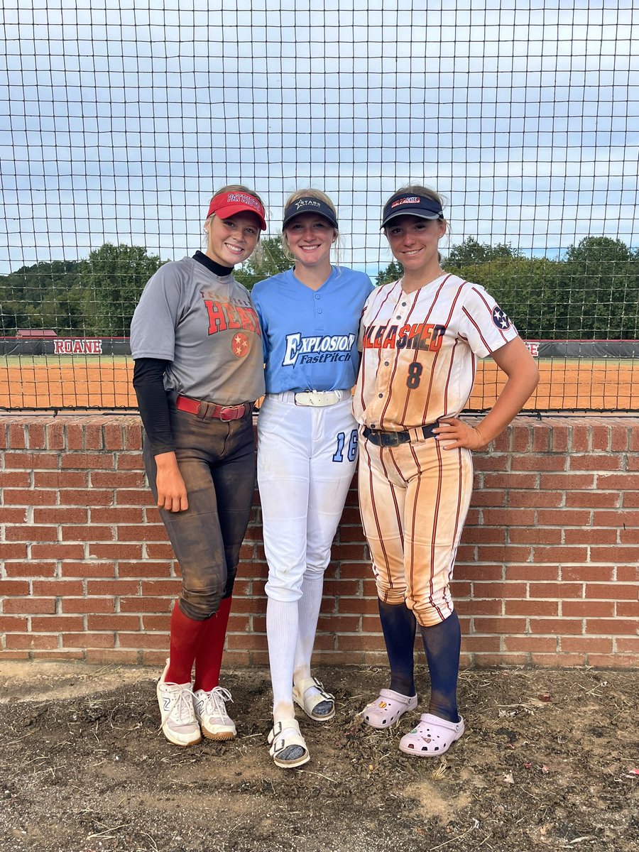 Aleyia_S's tweet photo. Great day @RoaneStSoftball !! Can’t wait to be back!! @marty_mac17 @ashleyrogers_14 https://t.co/Kmd38SbYM2