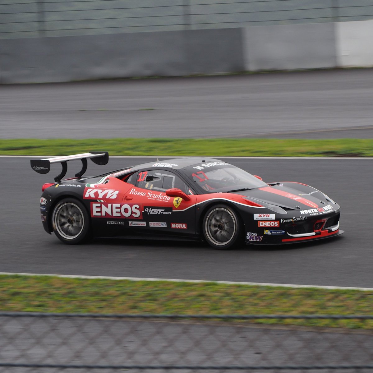 ne2_toshi_2's tweet photo. 2016 GT Asia Series
Round 7•8 FUJI SPEEDWAY 

GTC Class 
#17 Team Rosso Scuderia 
Ferrari 458 Challenge
Akihiro Asai
Ken Seto

#GTAsia 
#富士スピードウェイ 
#TeamRossoScuderia 
#AkihiroAsai 
#KenSeto https://t.co/edwzIqllE5