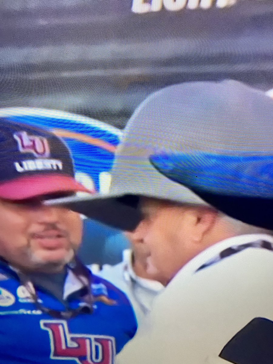 This look is a No-Go. 

Repeat, a NOOOO-GO.