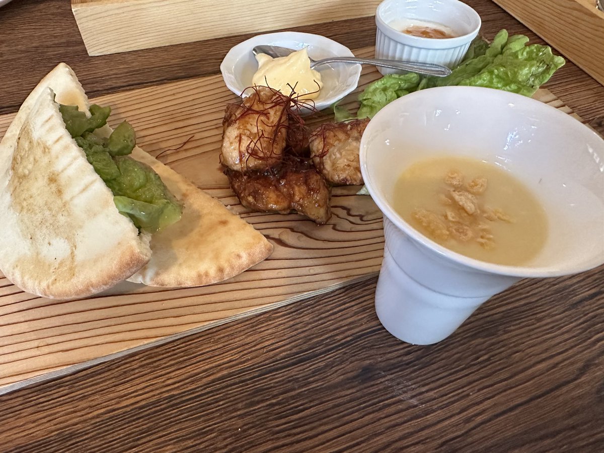 shootingstarNS's tweet image. 昨日は川西でお気に入りのお店に行けました🤗

いつも優しく美味しく癒やしの場所です🍀

MIX　CAFEさんぜひ😊

昨日はこちらのランチを😋

#MIXCAFE