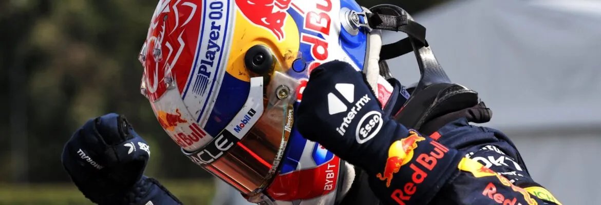 anderluiscosta's tweet photo. 🏁 A Red Bull Racing conquistou o título de Construtores da Fórmula 1 com uma vitória incrível de Max Verstappen no GP do Japão! 🏆🥇 Parabéns à Red Bull! 🎉🇯🇵 #F1 #RedBullRacing #GPJapão #Formula1 https://t.co/VExCYu7P0Z