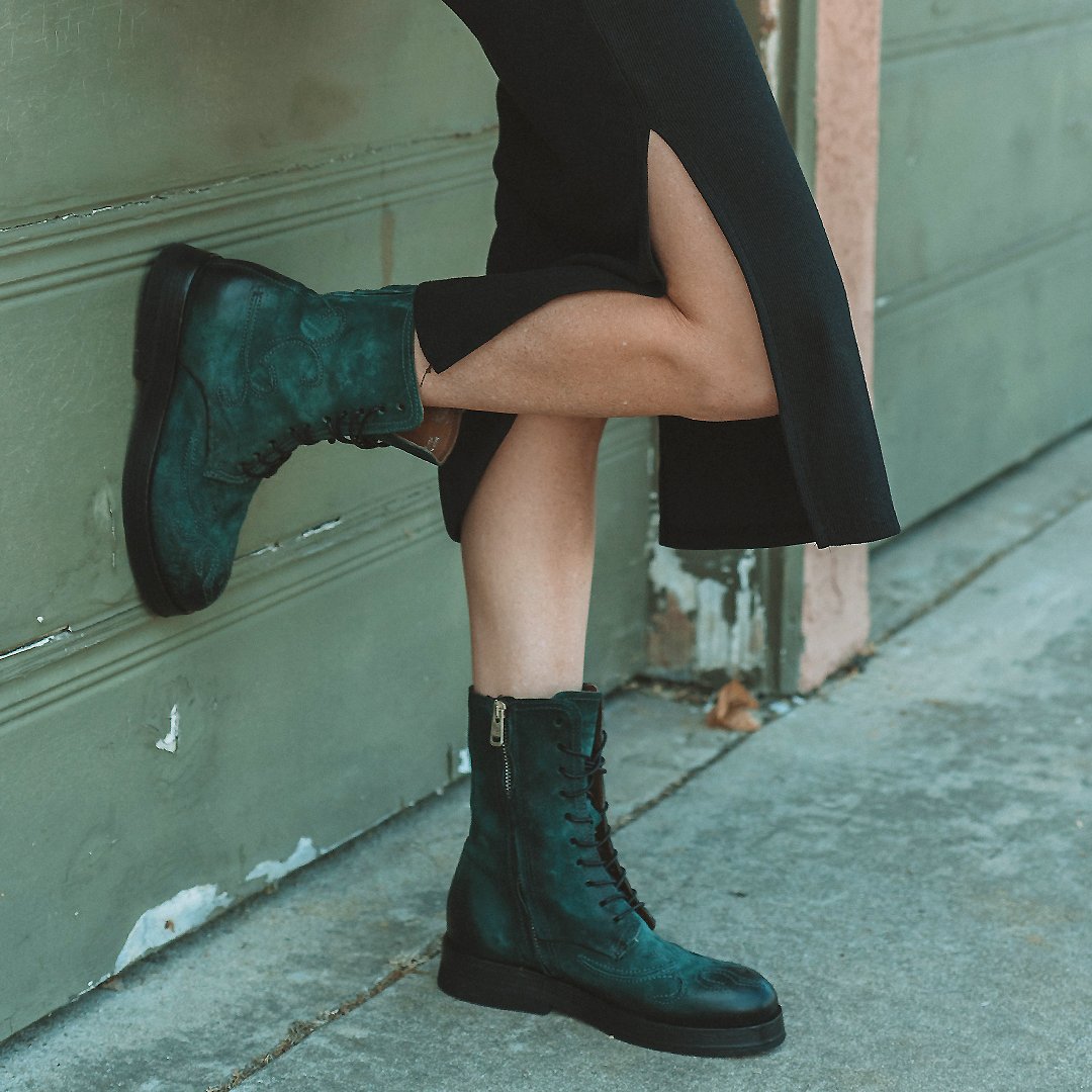 The best-selling Tatton Boot in Teal! 🖤 #newarrivals #fw23 #suedeboots #boots #as98 #as98usa #tatton102775 as98.net/tatton.html?ut…