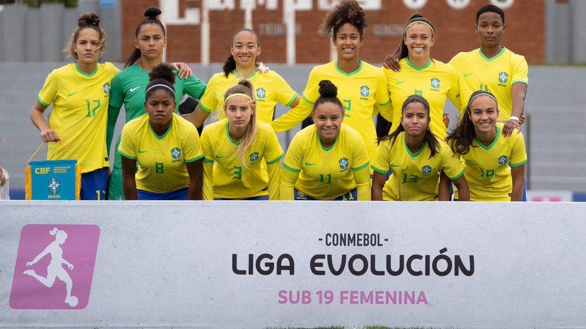 rainhasdacopa's tweet photo. CAMPEÃS! 💚💛

Com gol de Priscila e Aline Gomes, a Seleção Sub-19 se consagrou campeã da Liga Evolución CONMEBOL!

A BASE VEM FORTE 🔥

#embraza 🇧🇷 https://t.co/wvGbMFth0A